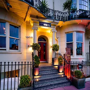 hotel-una.brighton-hotels-england.com/